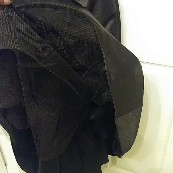 Gown - Picture 7 of 7